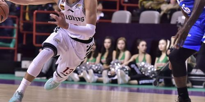 她在比赛中 她在比赛中