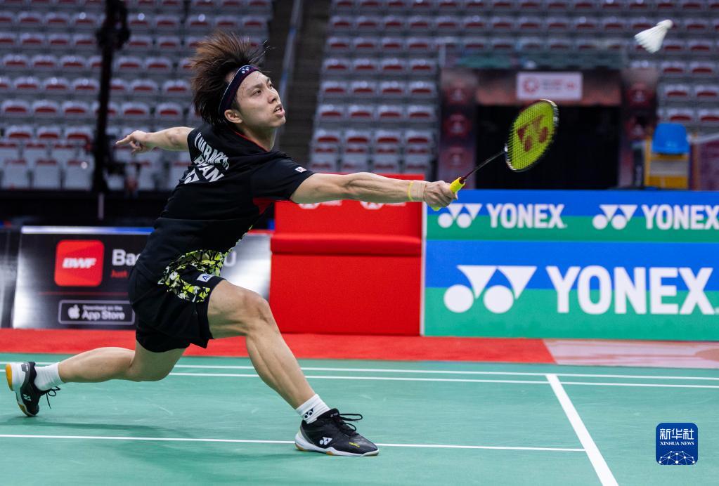 边锋保持纵 边锋保持纵