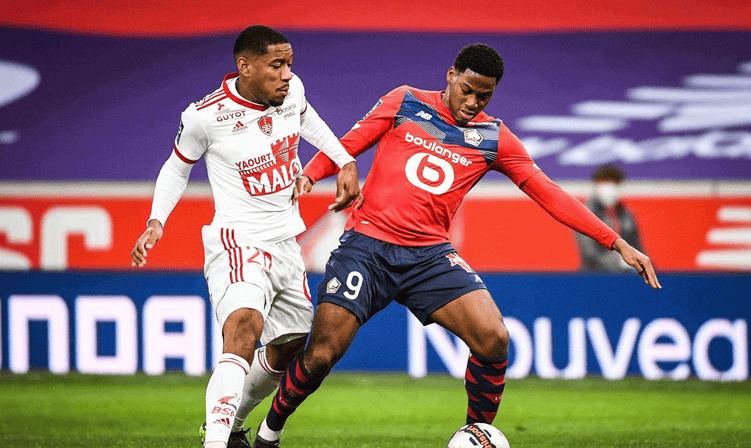 近景上脚图 近景上脚图